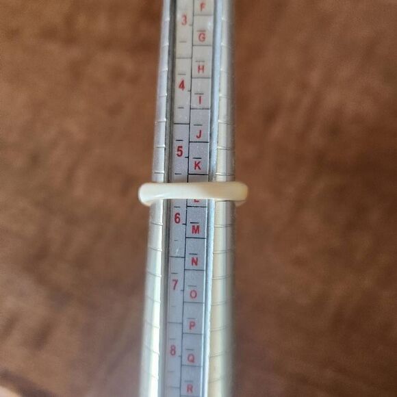 Curved dome resin smooth ring tan neutral Earth color womens fashion 5.5 - Picture 4 of 4